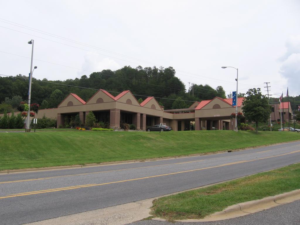 Chestnut Tree Inn - Cherokee Exterior photo